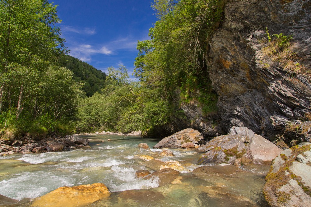 Il Glogn cuora denter greppa ed uauls tras la Lumnezia. foto: Lukas Bammatter