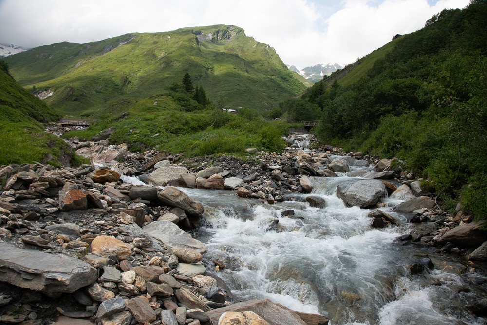 Aua Diesrut e Ramosa sut Puzzatsch: dus uals affluents dil Glogn. foto: Verner Soler