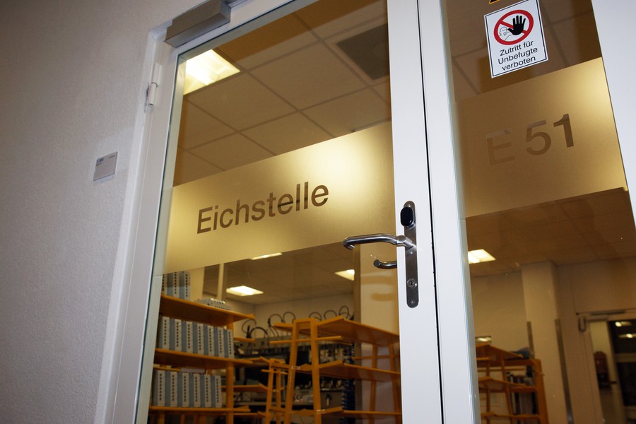 Nur wenige Personen haben Zutritt zur Eichstelle der enersuisse