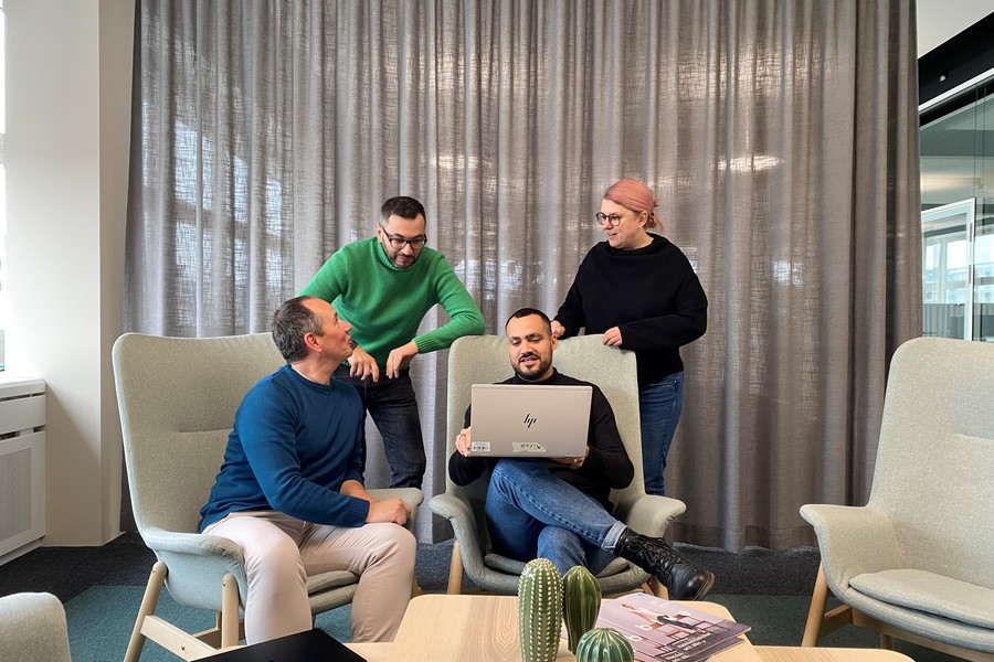 Das Team hinter Roberta: Mirco Plozza, Massimiliano Celli, Alexander Schreiner, Sylvie Saudan Borer