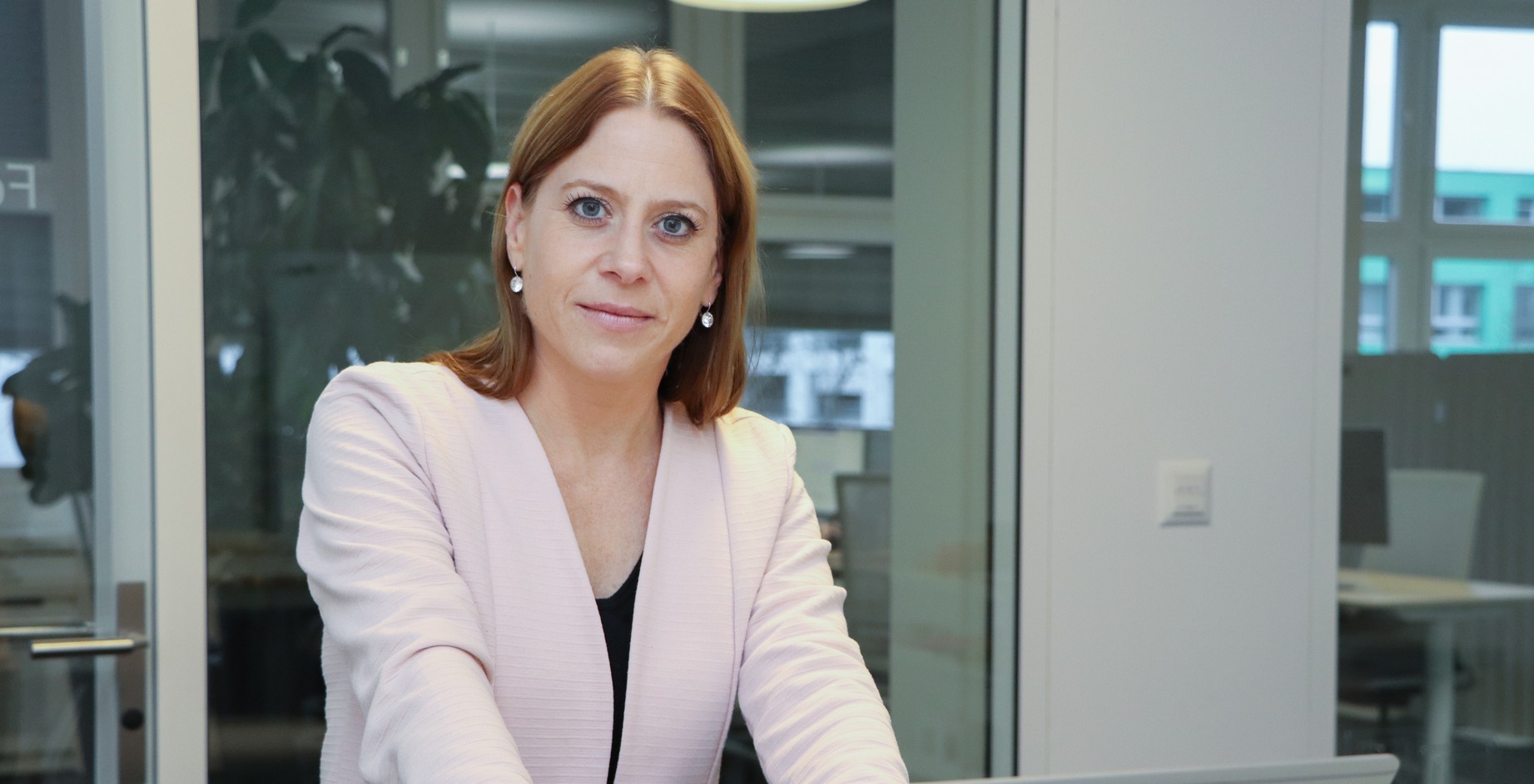 Melanie Röthlisberger leitet den Customer Service von enersuisse