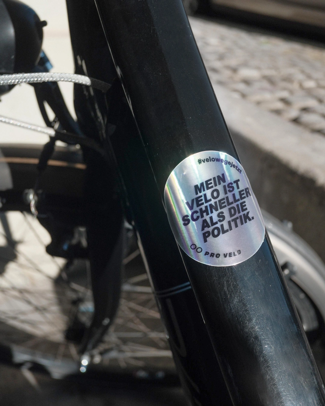 Sticker an einem Velo für die Pro Velo-Kampagne