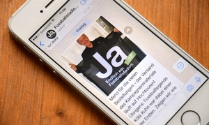 WhatsApp Fussballstadion Ja - Campaigning Feinheit