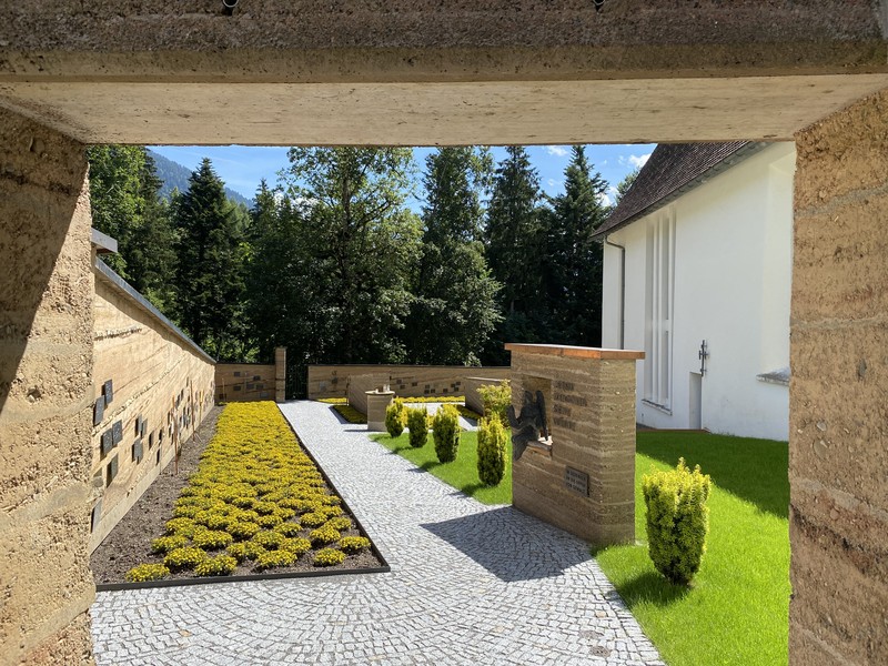 Auch der Friedhof neben der Propstei-Kirche wurde 2023 saniert und neu zu einem Lebensraum gestaltet.