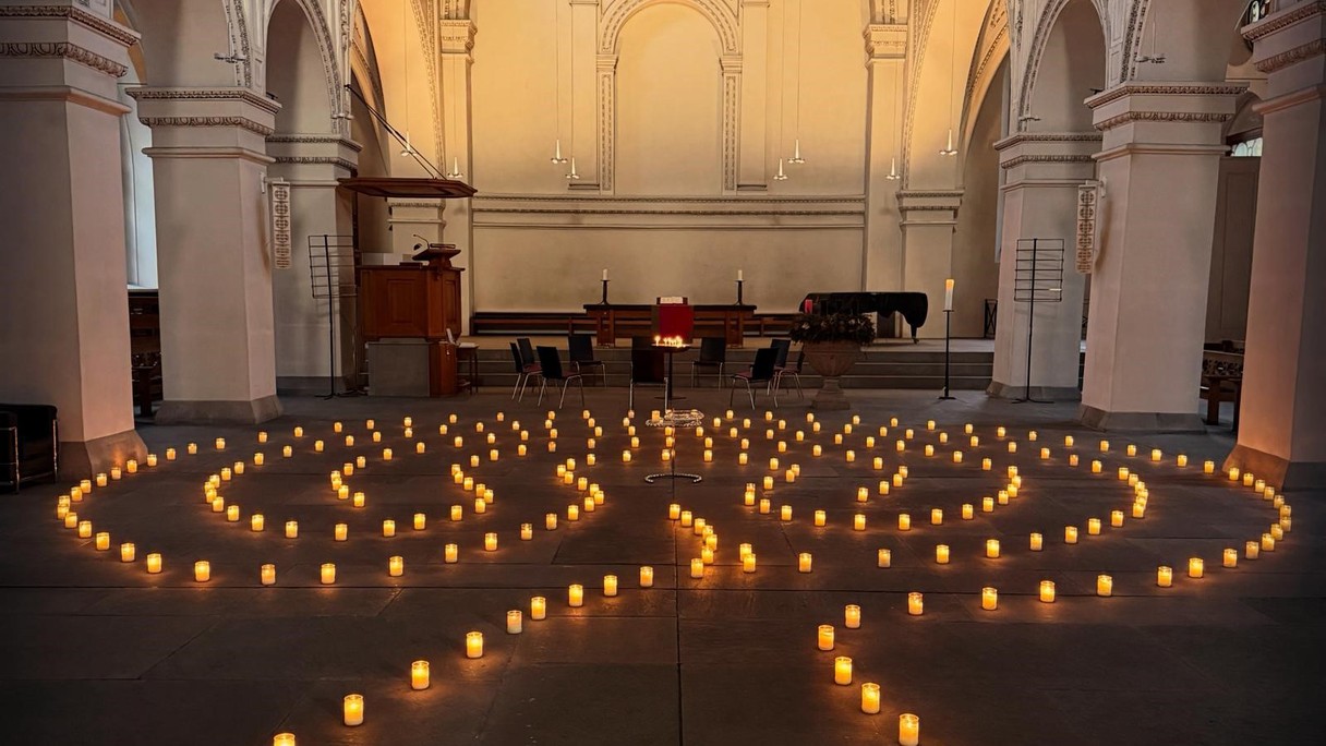 Kerzen in einer Kirche