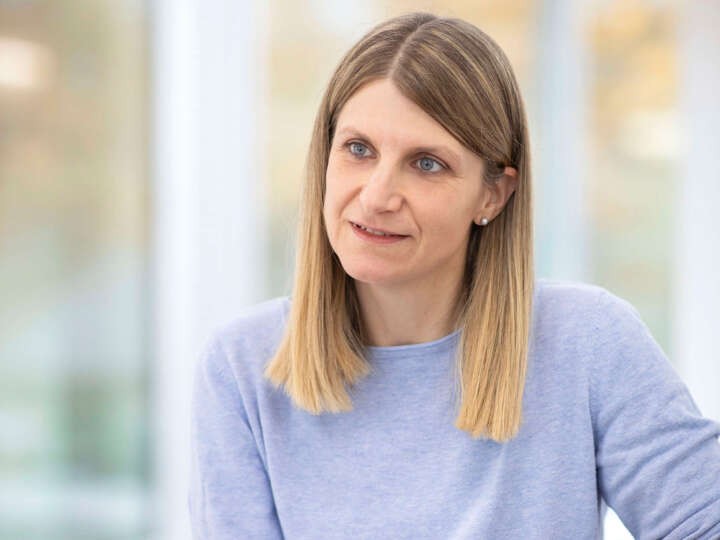«Gelernt habe ich in all dieser Zeit aber auch, dass es nicht nur um Worte geht. Die Haltung beispielsweise ist genauso wichtig: Bin ich zugewandt und verständnisvoll? Ausserdem sind manchmal Gesprächspausen wichtig. Diese geben Raum, sich zu öffnen.»