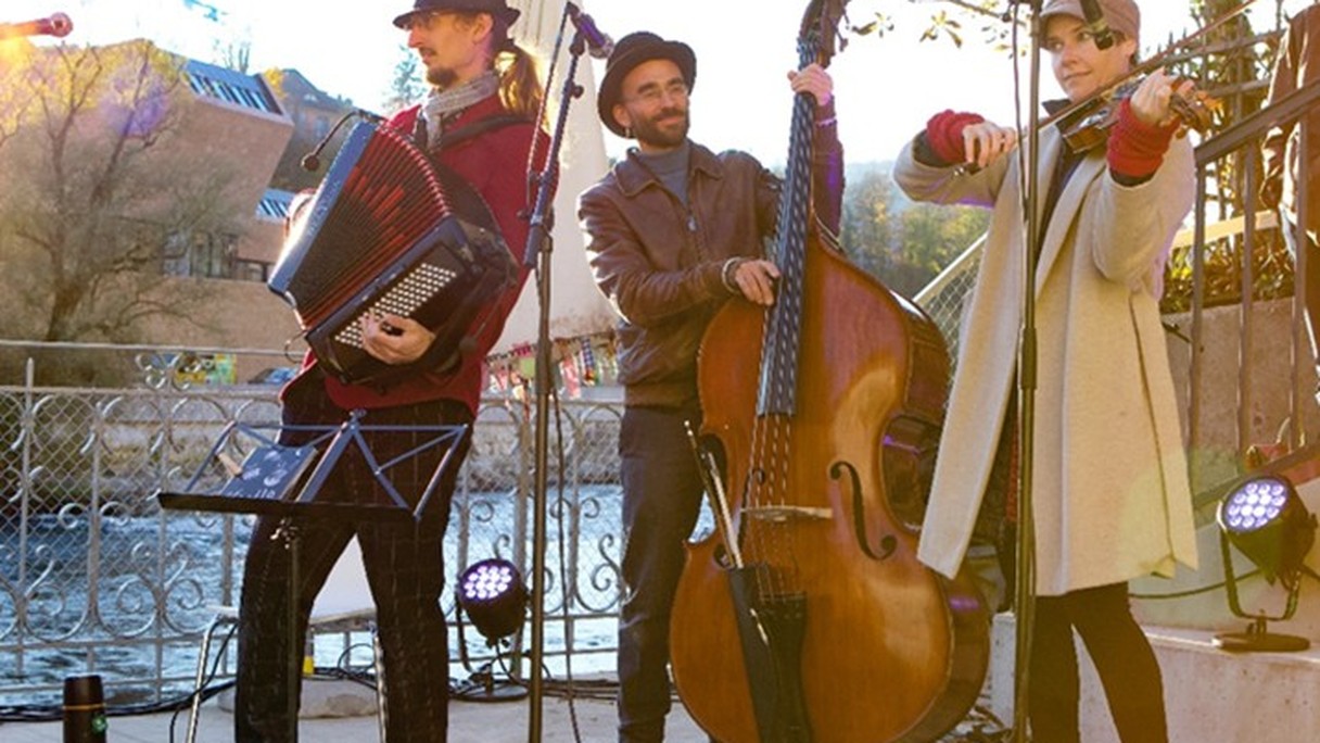 Trio Strello
