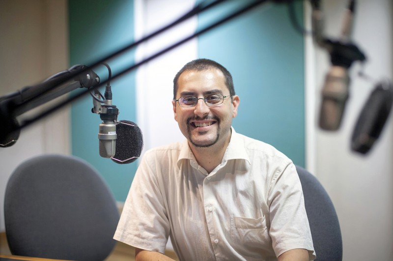 Mario Galgano im Radiostudio
