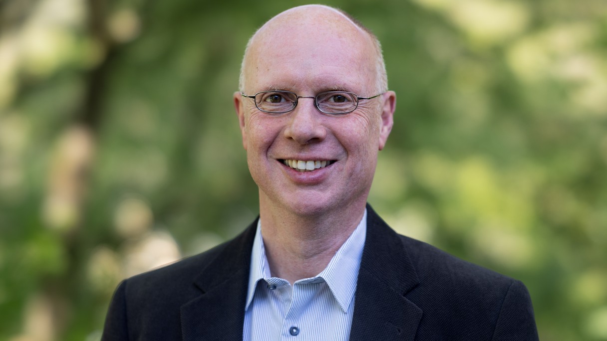 Thomas Hollweck, Jesuit und Provinzial der Jesuiten in Zentraleuropa