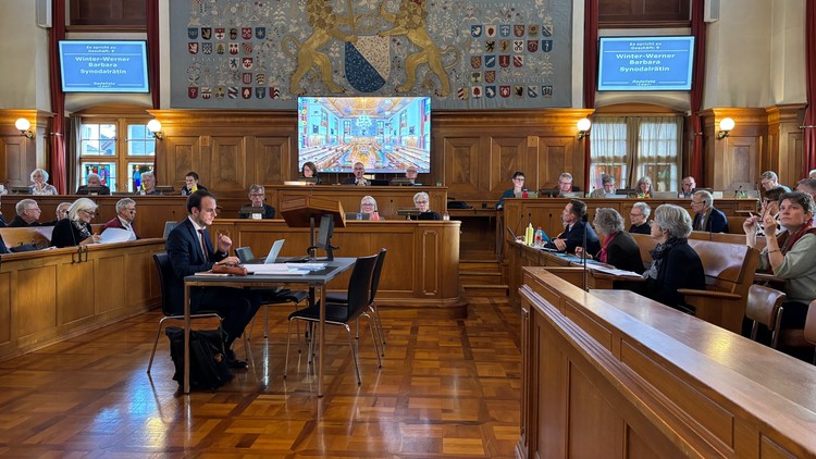 Die Synoder der Katholischen Kirche tagt im Zürcher Rathaus