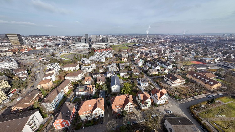 Blick Richtung Norden vom Kirchturm Herz Jesu in Zürich-Oerlikon