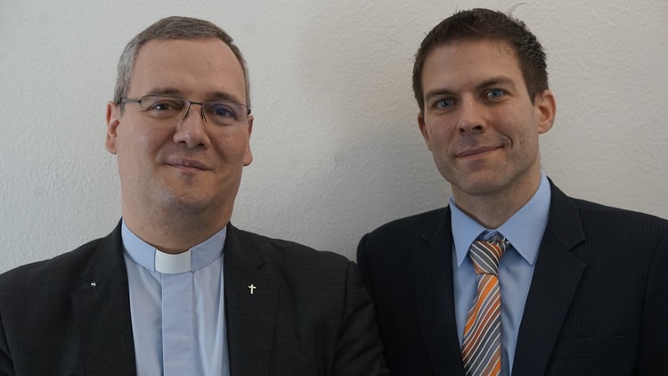 Generalvikar Luis Varandas und Synodalratspräsident Raphael Meyer