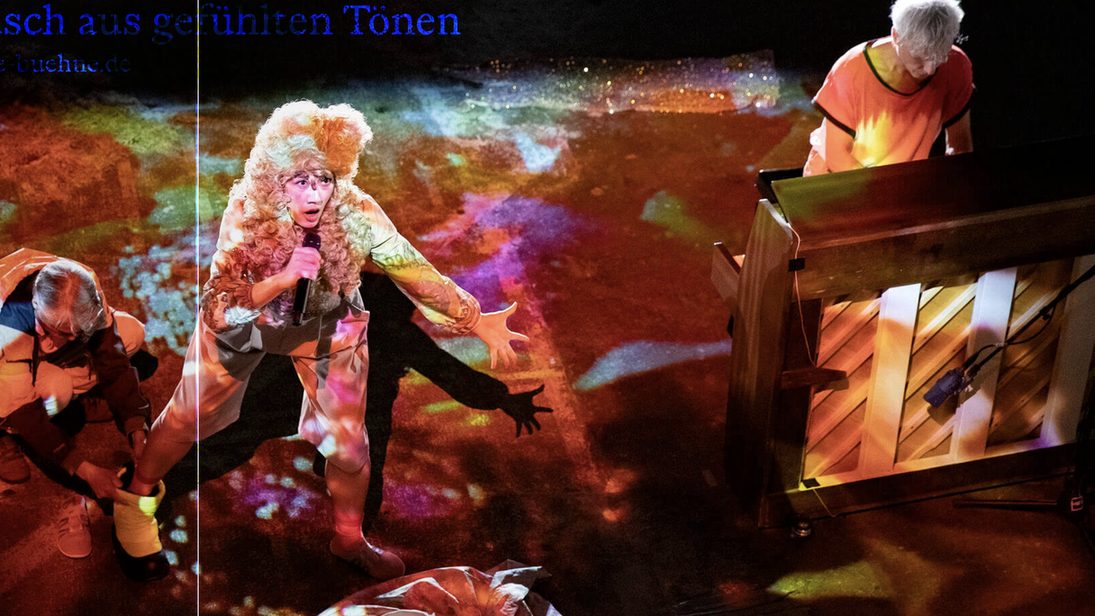 Musiktheater: No Name (God)