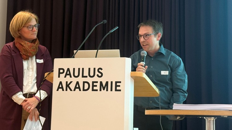 Kathrin Kaufmann-Lang und Daniel Krieg stellen den neuen Studiengang vor