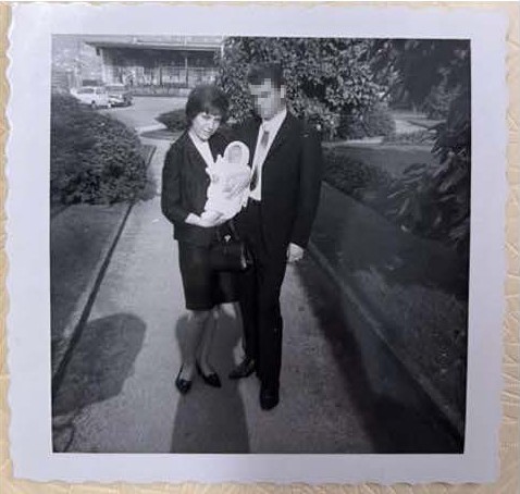 Fotografia con il marito e il figlio, 1966
