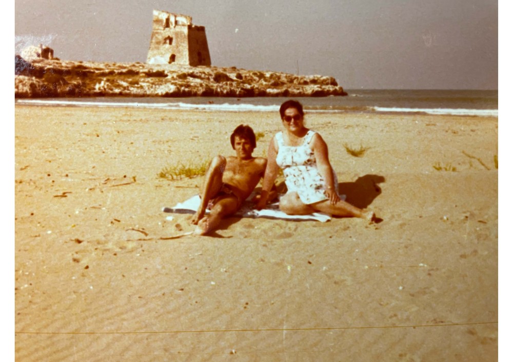 Christian et sa maman en vacances en Italie en 1970.