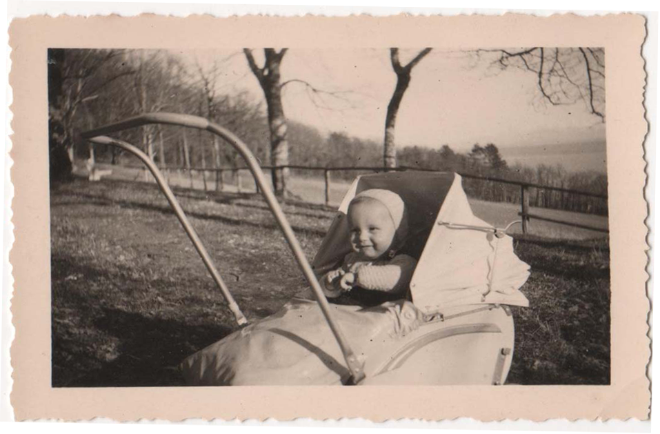 Michel dans les premiers mois de sa vie, 1950.