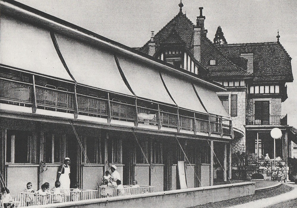 Photographie d’une crèche-pouponnière.