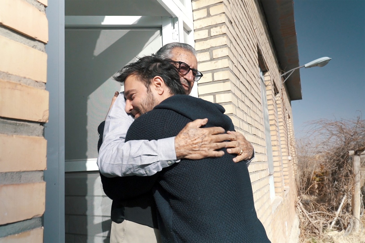 Salar sieht in Gharghab, erstmals nach 1993, Vali Kahn.