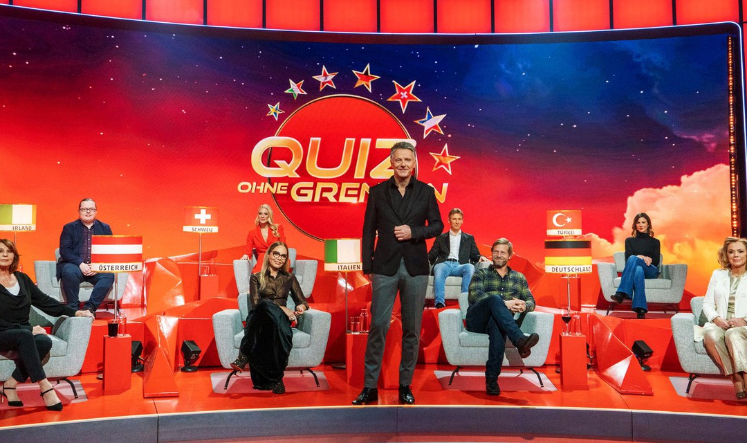 Gruppenbild mit Senta Berger, Angelo Kelly, Christa Rigozzi, Ornella Muti, Jörg Pilawa, Helmut Lotti, Henning Baum, Aylin Tezel, Marijke Amado.