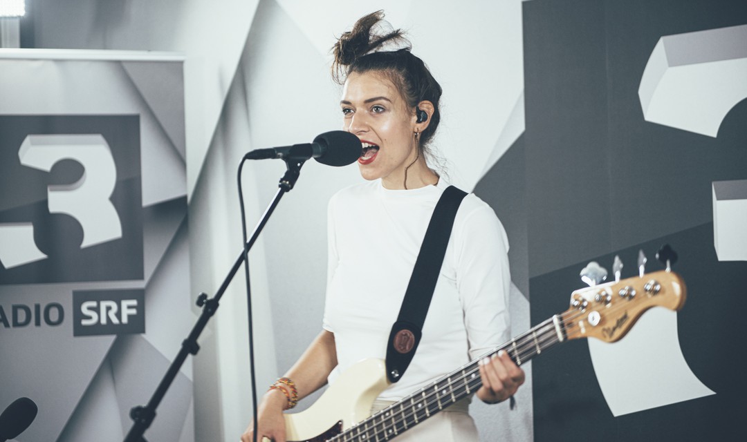 Musikerin Ayu am Schweizer Musiktag 2020 bei SRF 3