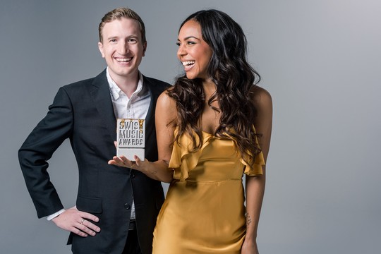 Bild von «Swiss Music Awards» 2017: Alexandra Maurer und Stefan Büsser moderieren