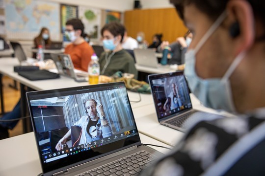 Bild von «Hallo Arthur!» – Auftakt zum SRF-Podcast mit Schulklassen