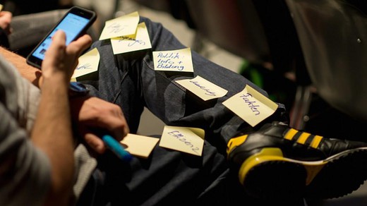 Bild von Post-it-Zettel statt Programmbroschüre