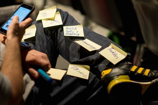 Bild von Post-it-Zettel statt Programmbroschüre