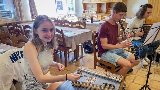 Bild von Eine Bühne für den Schweizer Volksmusik-Nachwuchs: «Jeunes Talents Suisses»