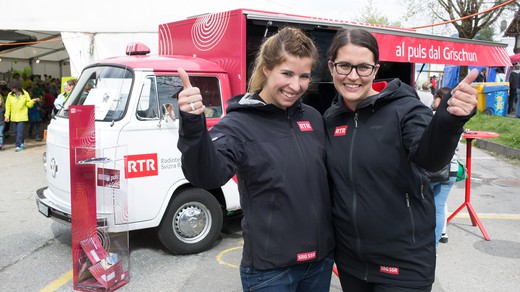 Bild von «Mission Microlotta» – Mit dem RTR-Bus unterwegs zum rätoromanischen Publikum