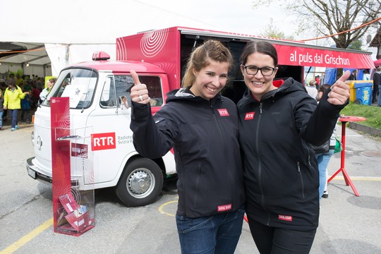 Bild von «Mission Microlotta» – Mit dem RTR-Bus unterwegs zum rätoromanischen Publikum