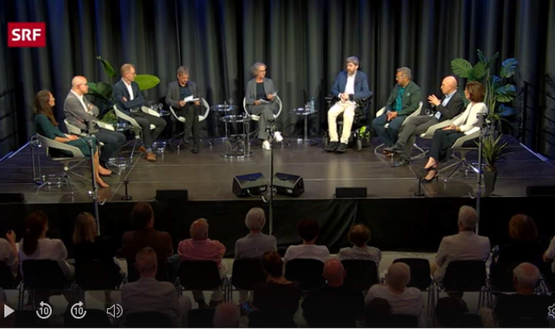 Bild von Live Podium mit Livestream