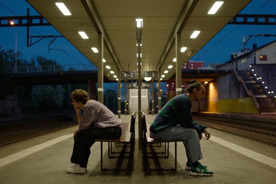 Bild von Drehstart der SRF-Koproduktion «Puppen & Krieger»