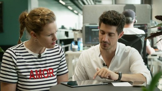 Bild von «Einstein»: Liebe in Zeiten von Tinder und Co.