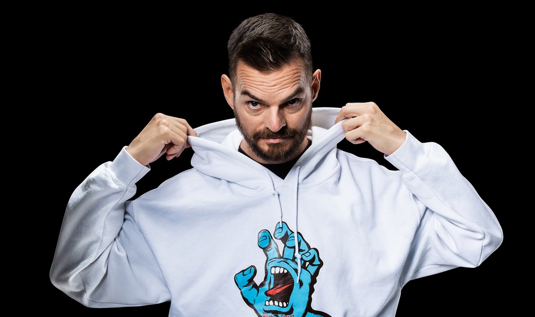 Robin Rehmann zieht die Kaputze hoch