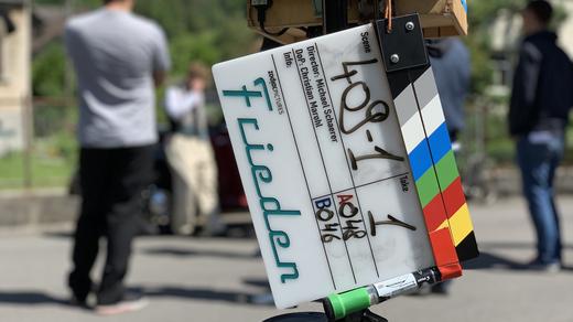 Bild von Drama, Baby! Am Filmset der neuen SRF-Serie «Frieden»