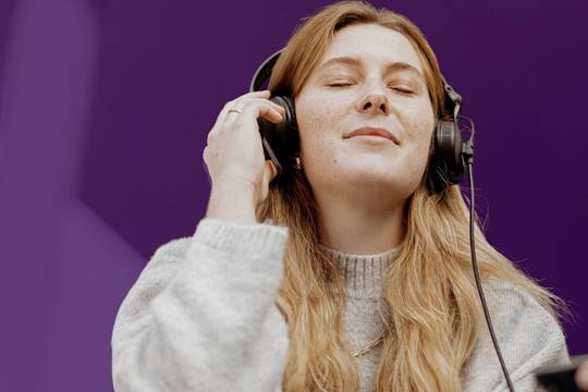 Bild von Resonanzradar #18: Podcasts boomen. Trotzdem hören 85 Prozent unserer Umfrageteilnehmenden täglich Radio