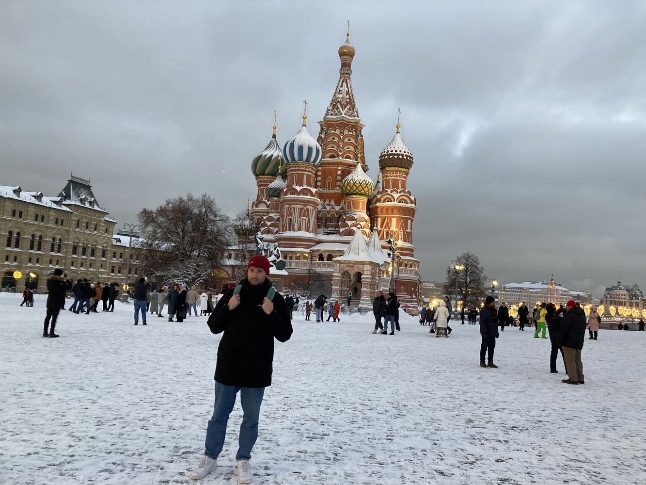 Calum MacKenzie auf dem Roten Platz in Moskau im Dezember 2023.
