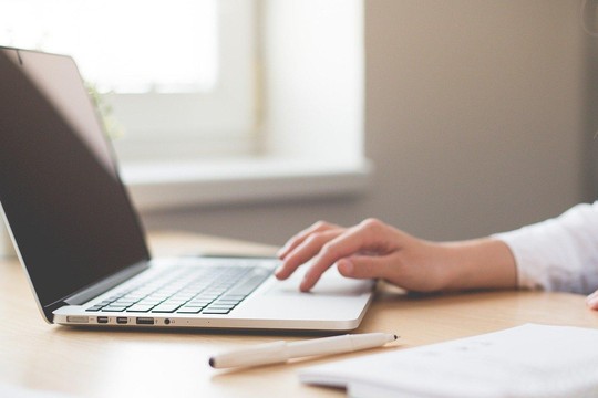 Bild von Die SRG stellt für einen Teil der Mitarbeitenden auf Homeoffice um