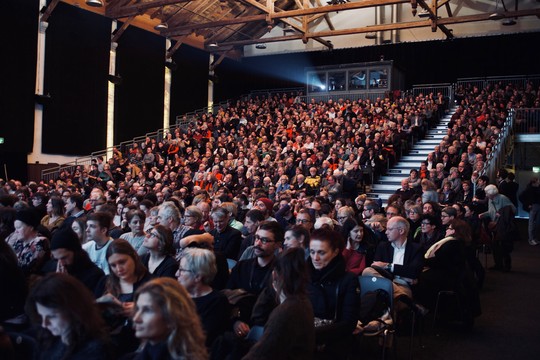 Bild von Cut & Cut: Was passiert nach der letzten Klappe