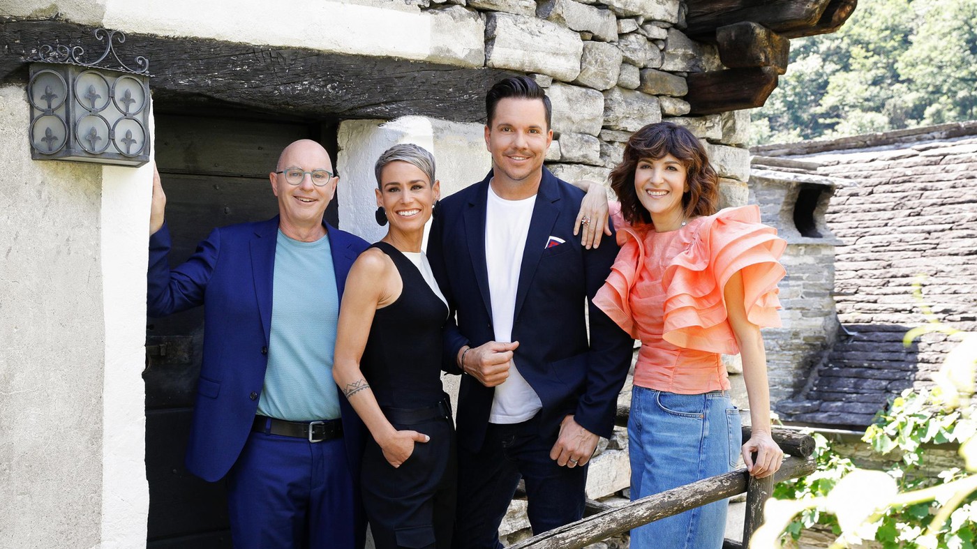 Nationale 1. August-Sendung der SRG SRG Felicità, Bonheur, Glück, Fortuna. Die Moderatorinnen und Moderatoren aus den 4 Landesteilen: Jean-Marc Richard (RTS), Corina Schmed (RTR), Sven Epiney (SRF) und Sandy Altermatt (RSI) im Tessin.