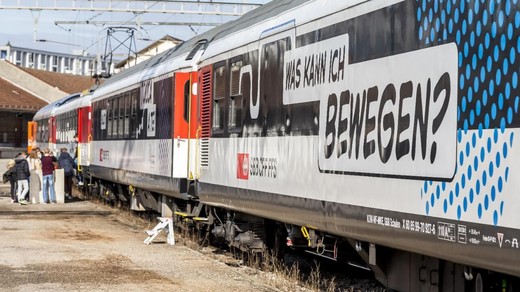 Bild von Fake News auf der Spur: Interaktiver Erlebniszug macht Halt in Brugg