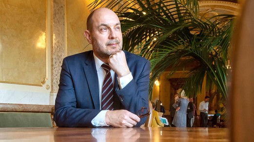 Bild von Zwischen Nähe und Distanz