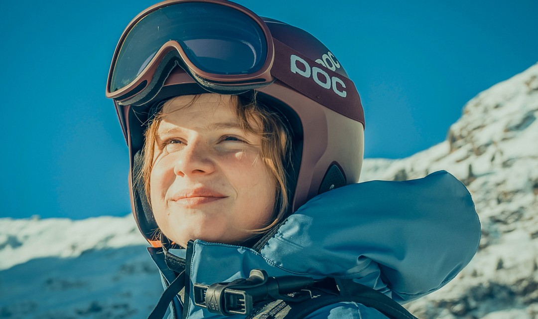 Foto einer Skifahrerin