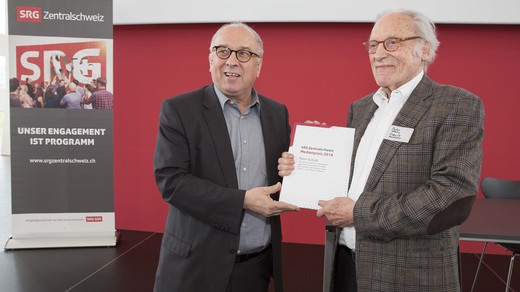 Bild von MAZ-Gründer Peter Schulz wird für sein Lebenswerk ausgezeichnet