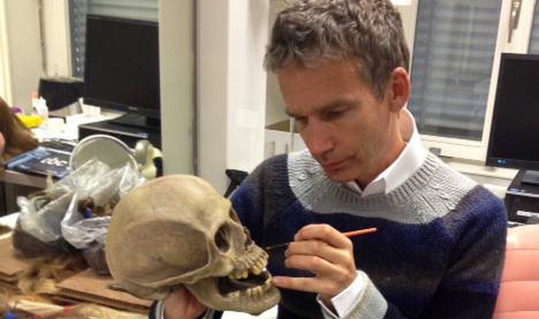 Bild von Die Oase vor dem grossen Auftritt: Die Maske von SRF