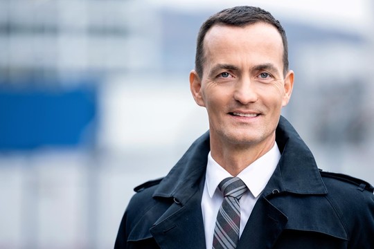 Bild von Grossbritannien-Korrespondent Michael Gerber kehrt zurück in die Schweiz