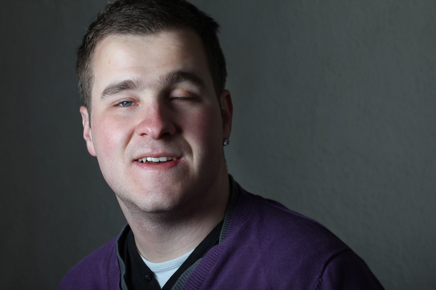 Yves Kilchör (28) ist Redaktor und Moderator bei Radio Fr. Freiburg.