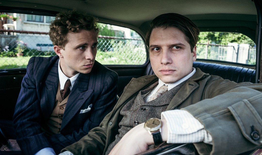 In gegnerischen Lagern: Max Hubacher als Johann und Dimitri Stapfer als sein Bruder Egon Leutenegger